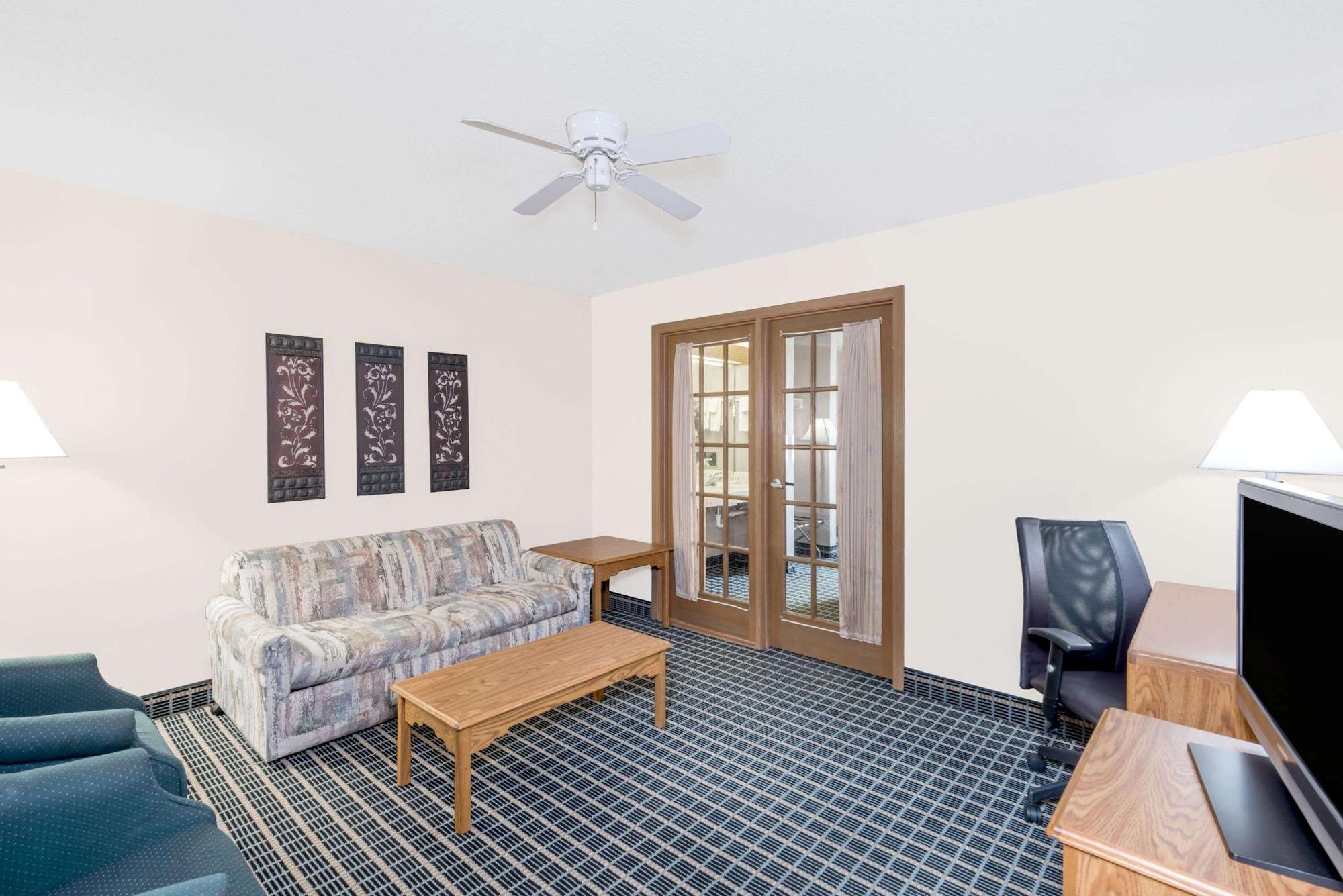 Baymont By Wyndham Marshalltown Εξωτερικό φωτογραφία